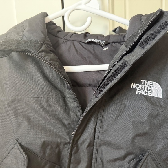 LIKE NEW - YOUTH SZ 10 MEDIUM NORTH FACE WINTER COAT - Picture 4 of 5